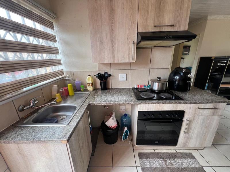 2 Bedroom Property for Sale in Finsbury Gauteng