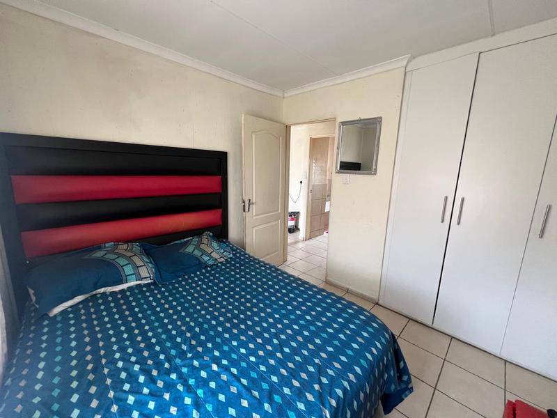 2 Bedroom Property for Sale in Finsbury Gauteng