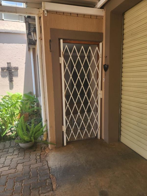 2 Bedroom Property for Sale in Annlin Gauteng