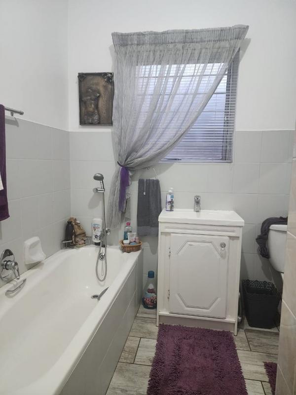 2 Bedroom Property for Sale in Annlin Gauteng