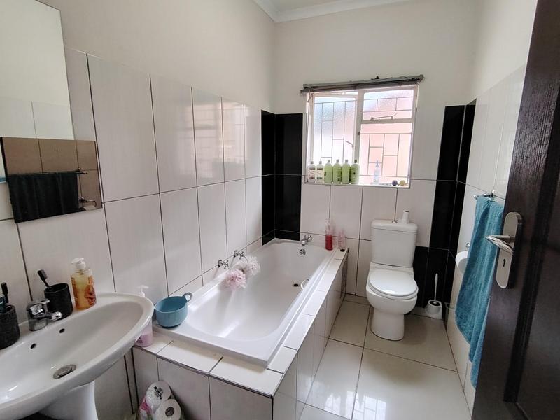 To Let 3 Bedroom Property for Rent in Rooihuiskraal North Gauteng