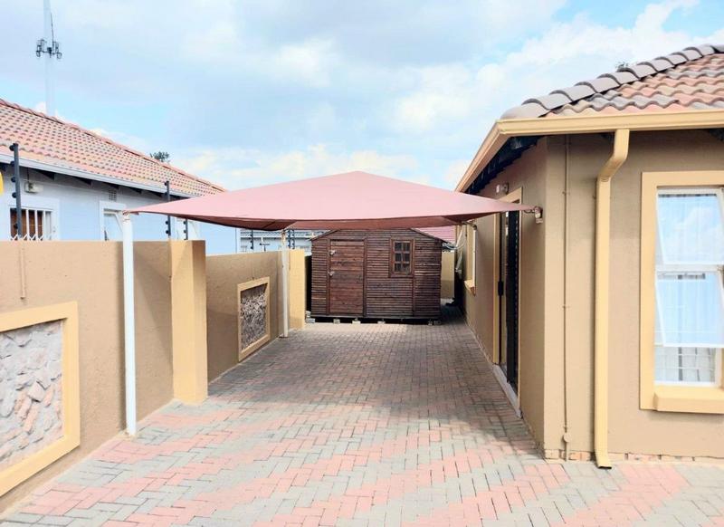 3 Bedroom Property for Sale in Alveda Park Gauteng