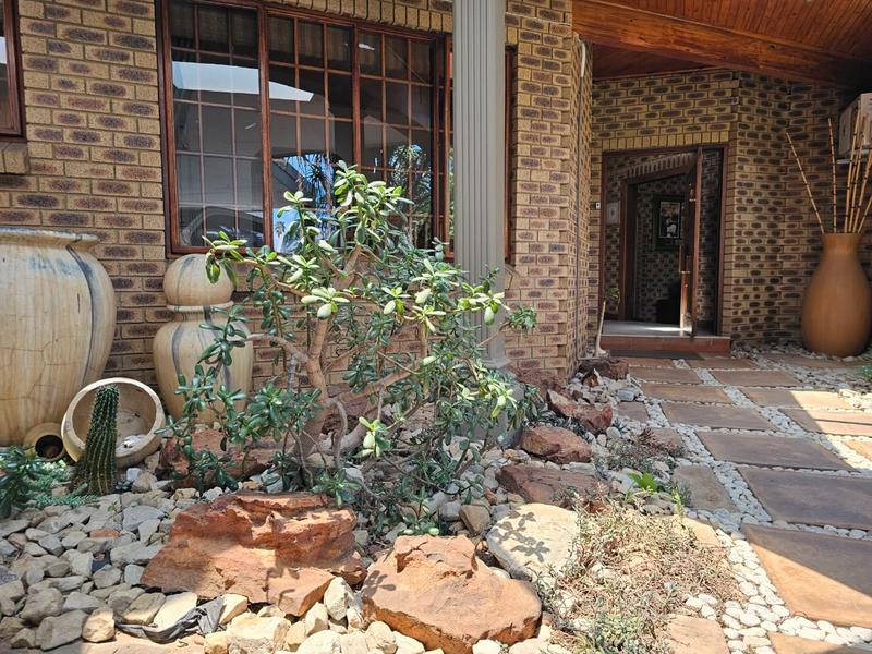 5 Bedroom Property for Sale in Blue Gill Estate Gauteng