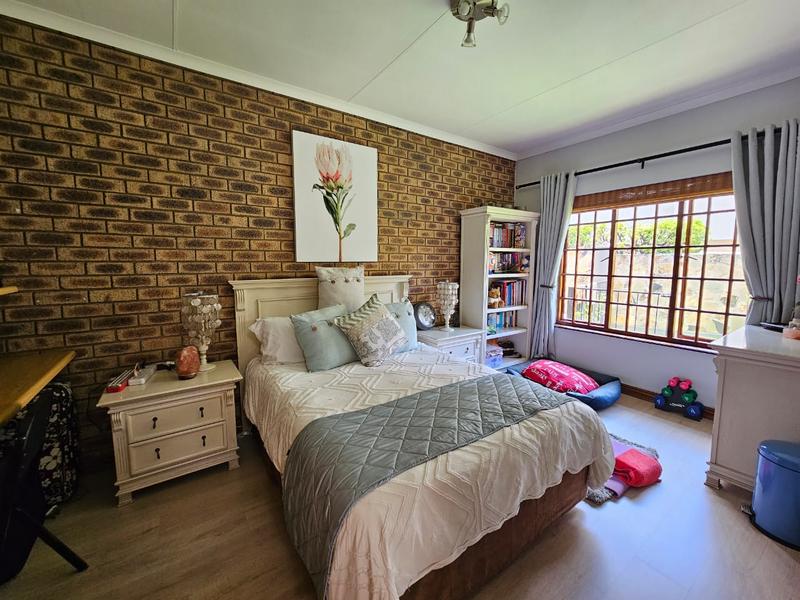 5 Bedroom Property for Sale in Blue Gill Estate Gauteng