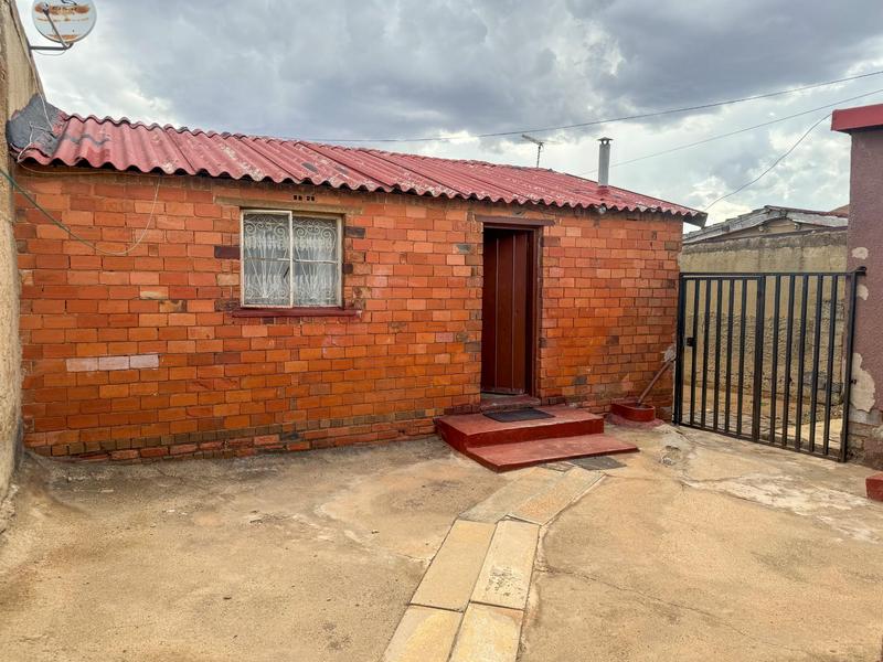 2 Bedroom Property for Sale in Naledi Gauteng