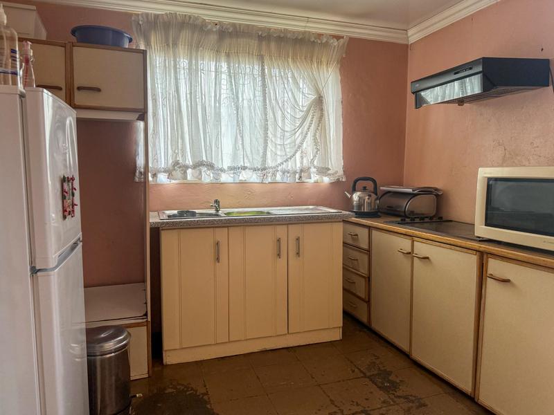 2 Bedroom Property for Sale in Naledi Gauteng