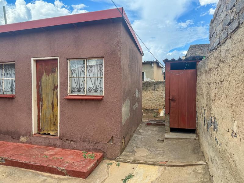 2 Bedroom Property for Sale in Naledi Gauteng