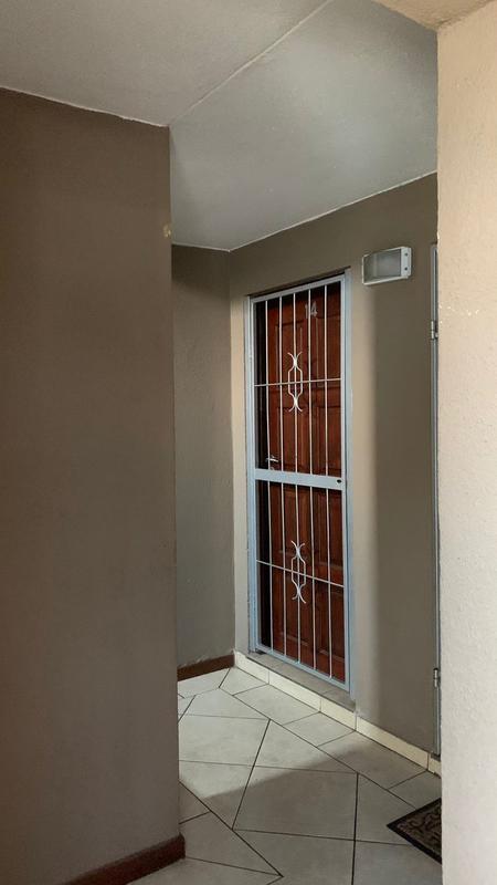 To Let 2 Bedroom Property for Rent in Linden Gauteng