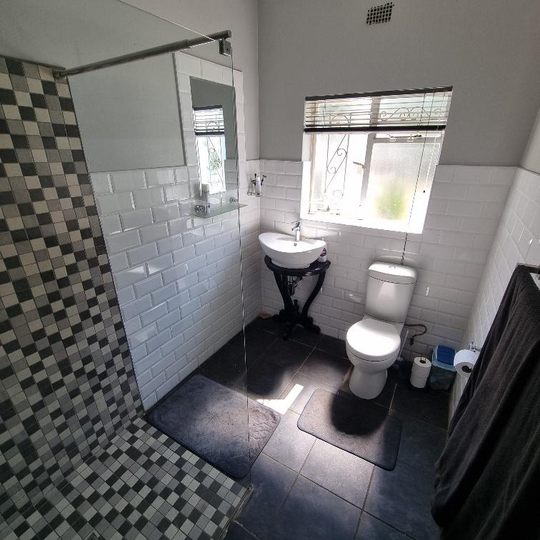 5 Bedroom Property for Sale in Eastleigh Ridge Gauteng