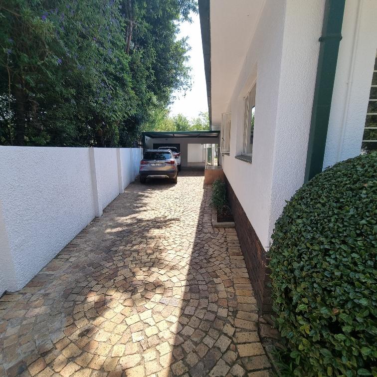 5 Bedroom Property for Sale in Eastleigh Ridge Gauteng