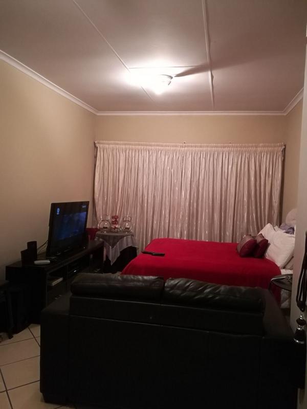 To Let 1 Bedroom Property for Rent in Karenpark Gauteng