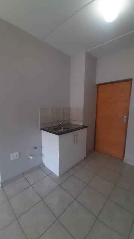 To Let 2 Bedroom Property for Rent in Groblerpark Gauteng