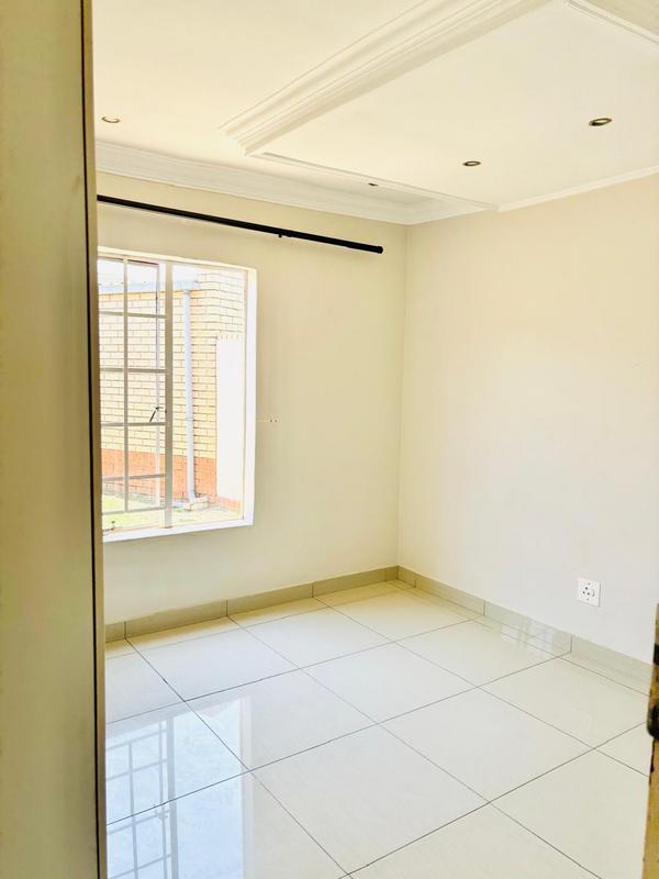 To Let 2 Bedroom Property for Rent in Halfway Gardens Gauteng