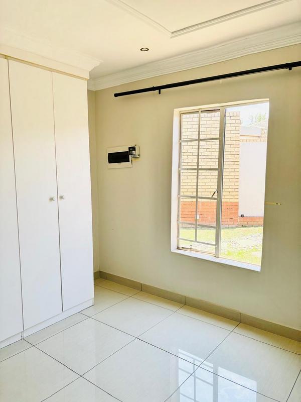 To Let 2 Bedroom Property for Rent in Halfway Gardens Gauteng