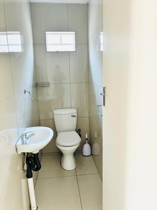 To Let 2 Bedroom Property for Rent in Halfway Gardens Gauteng