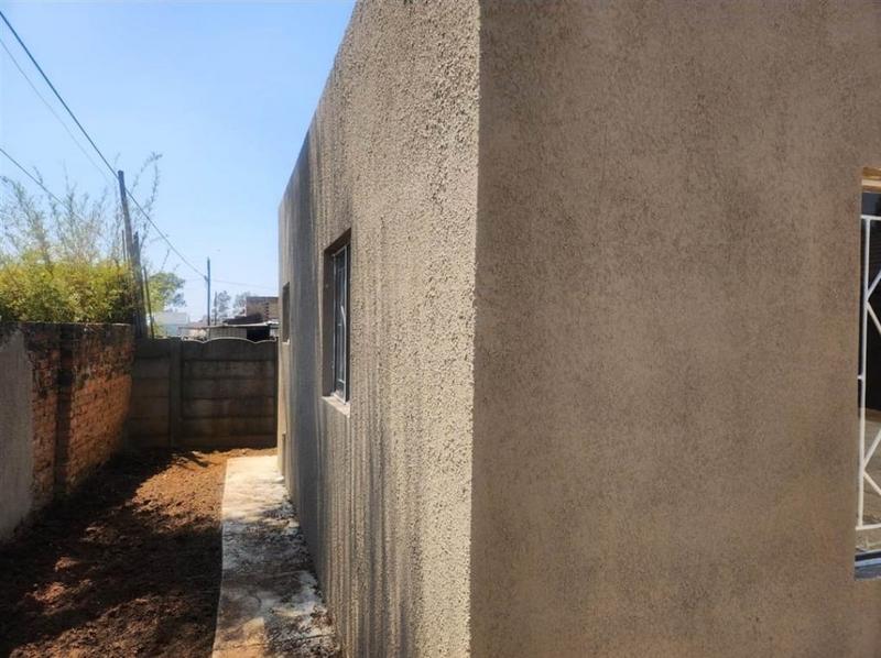 To Let 1 Bedroom Property for Rent in Van Dyk Park Gauteng