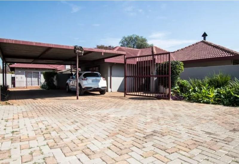 To Let 4 Bedroom Property for Rent in Birch Acres Gauteng