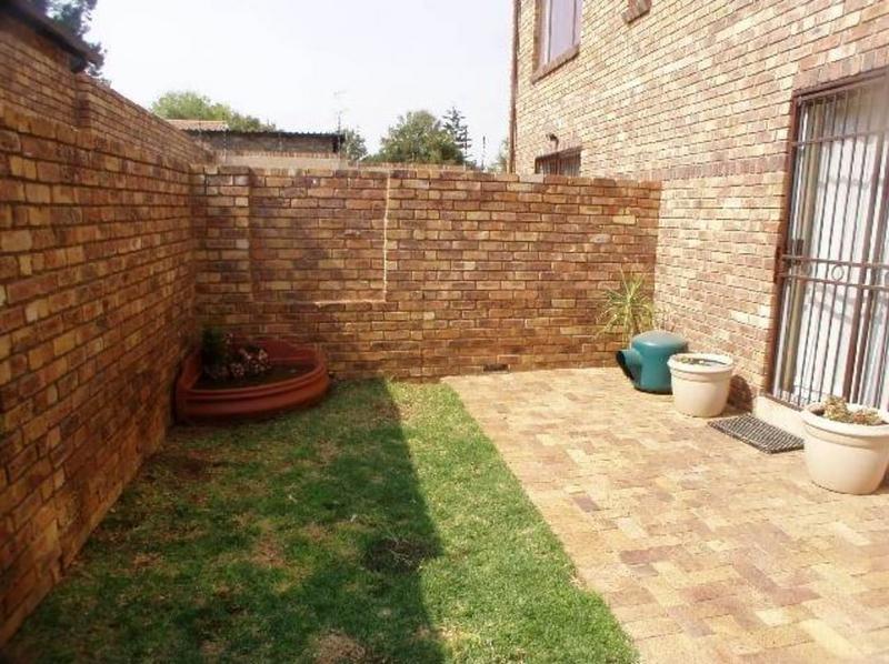 To Let 2 Bedroom Property for Rent in Halfway Gardens Gauteng