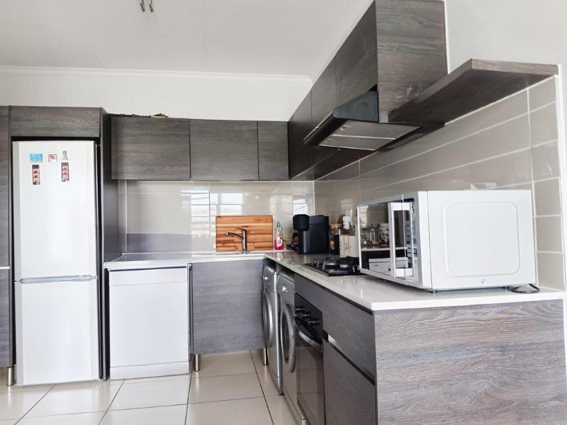 1 Bedroom Property for Sale in Olivedale Gauteng