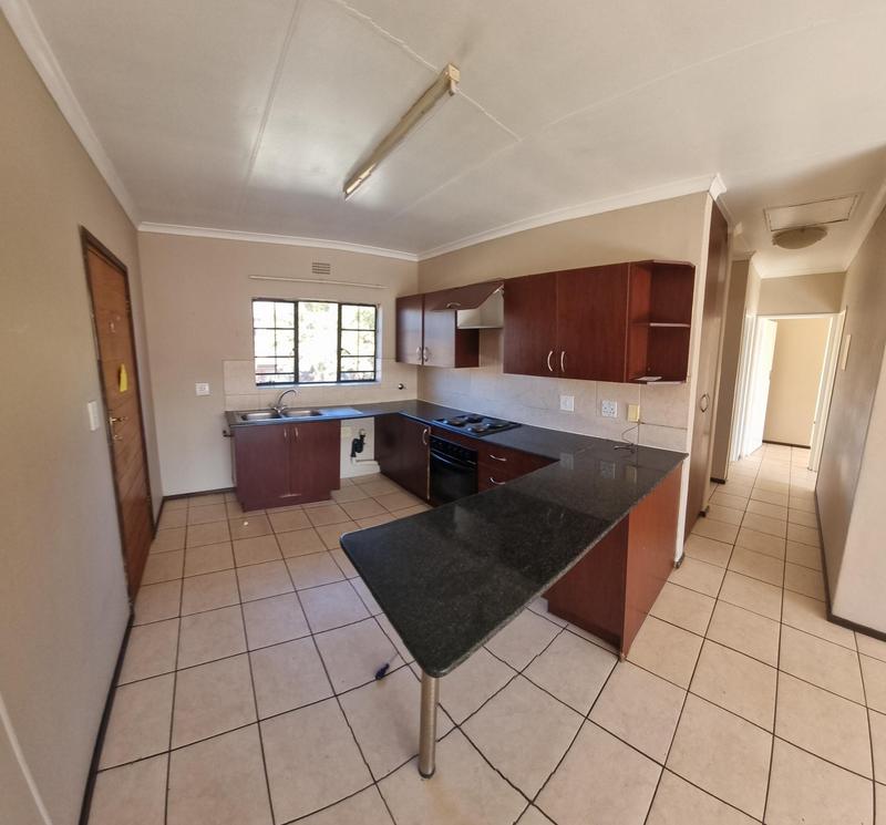 To Let 3 Bedroom Property for Rent in Sonneveld Gauteng