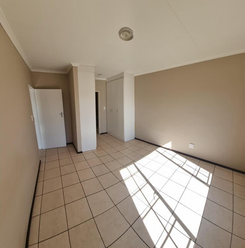 To Let 3 Bedroom Property for Rent in Sonneveld Gauteng