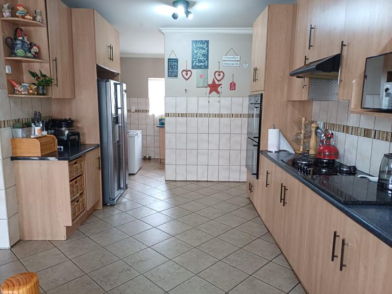 4 Bedroom Property for Sale in Noordheuwel Gauteng