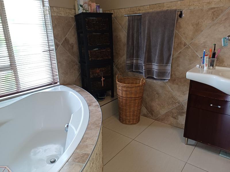 4 Bedroom Property for Sale in Noordheuwel Gauteng