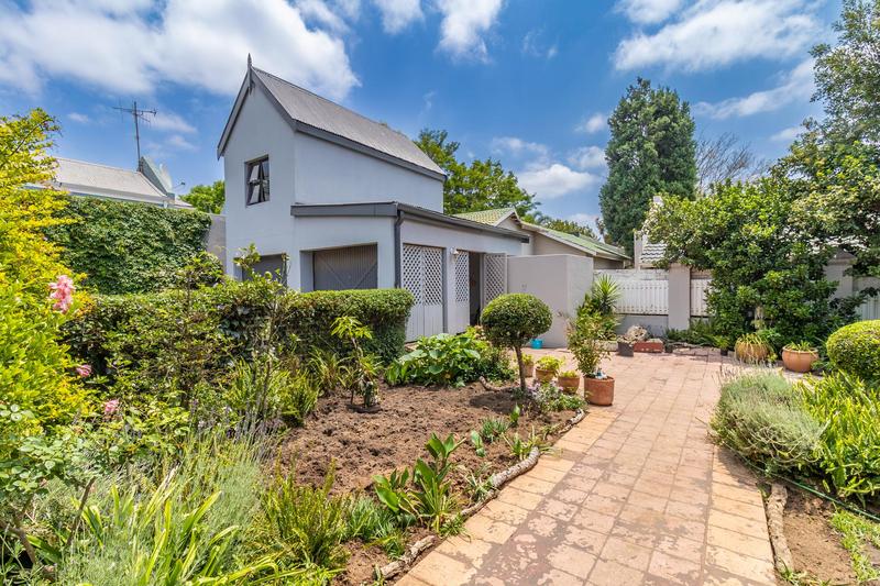 5 Bedroom Property for Sale in Lonehill Gauteng