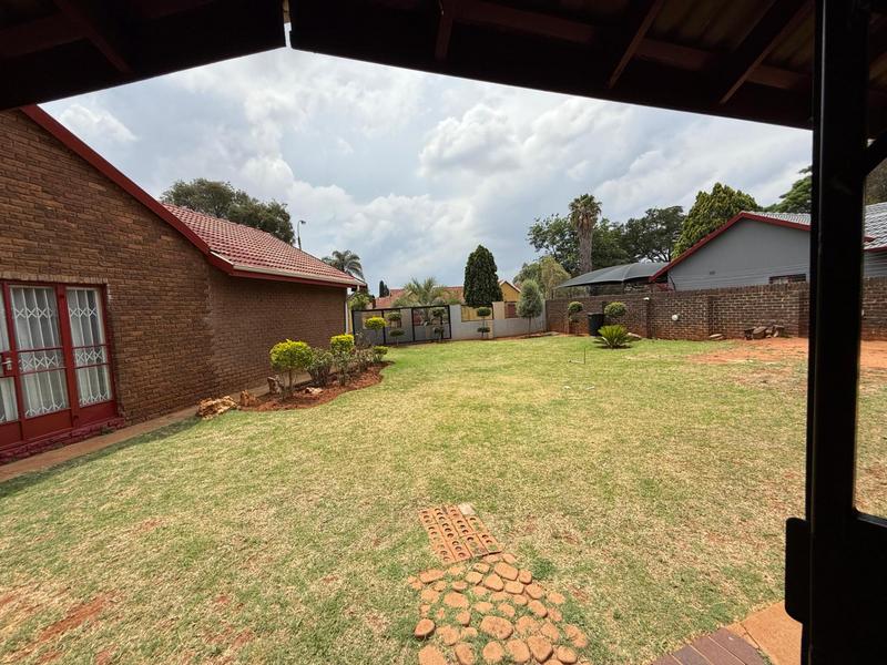 To Let 4 Bedroom Property for Rent in Birchleigh North Gauteng