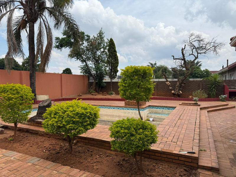 To Let 4 Bedroom Property for Rent in Birchleigh North Gauteng