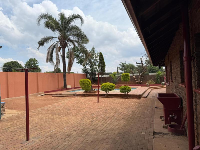 To Let 4 Bedroom Property for Rent in Birchleigh North Gauteng