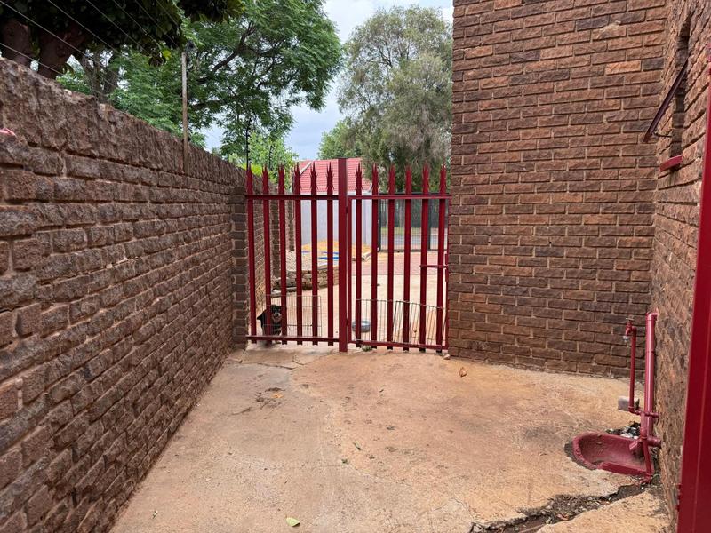 To Let 4 Bedroom Property for Rent in Birchleigh North Gauteng