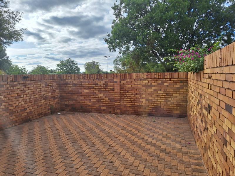 2 Bedroom Property for Sale in Edelweiss Gauteng