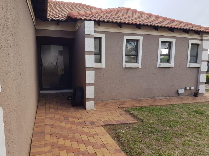 4 Bedroom Property for Sale in The Reeds Gauteng