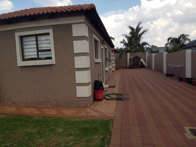 4 Bedroom Property for Sale in The Reeds Gauteng