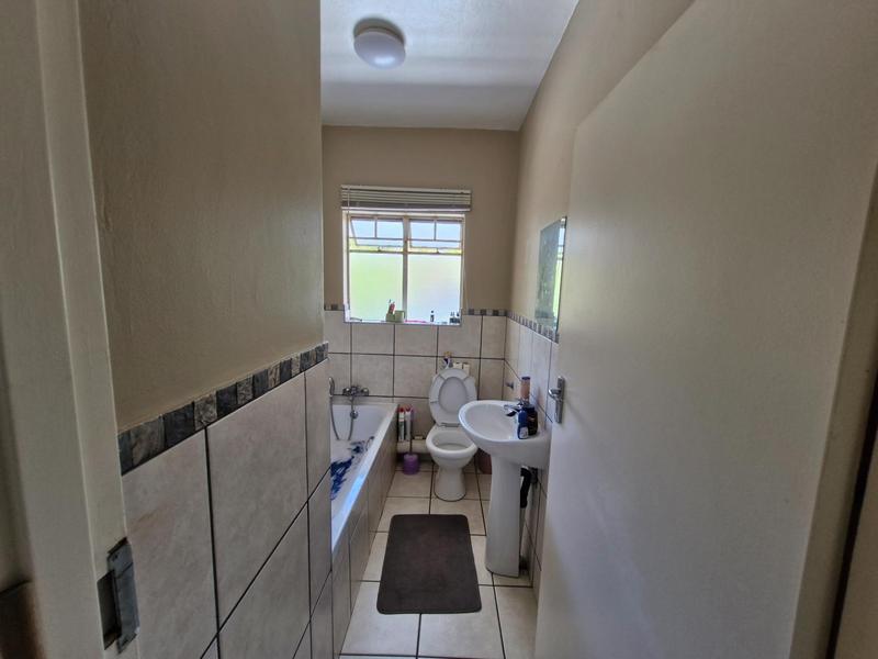 1 Bedroom Property for Sale in Kosmosdal Gauteng