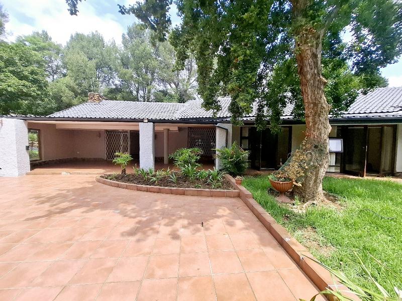 To Let 4 Bedroom Property for Rent in Bryanston Gauteng