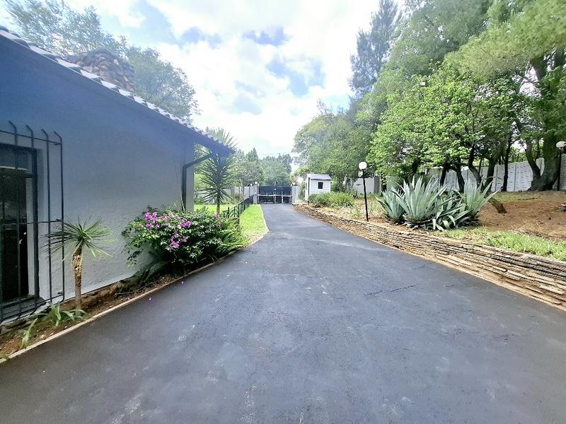 To Let 4 Bedroom Property for Rent in Bryanston Gauteng