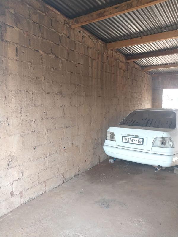 2 Bedroom Property for Sale in Zonkezizwe Gauteng