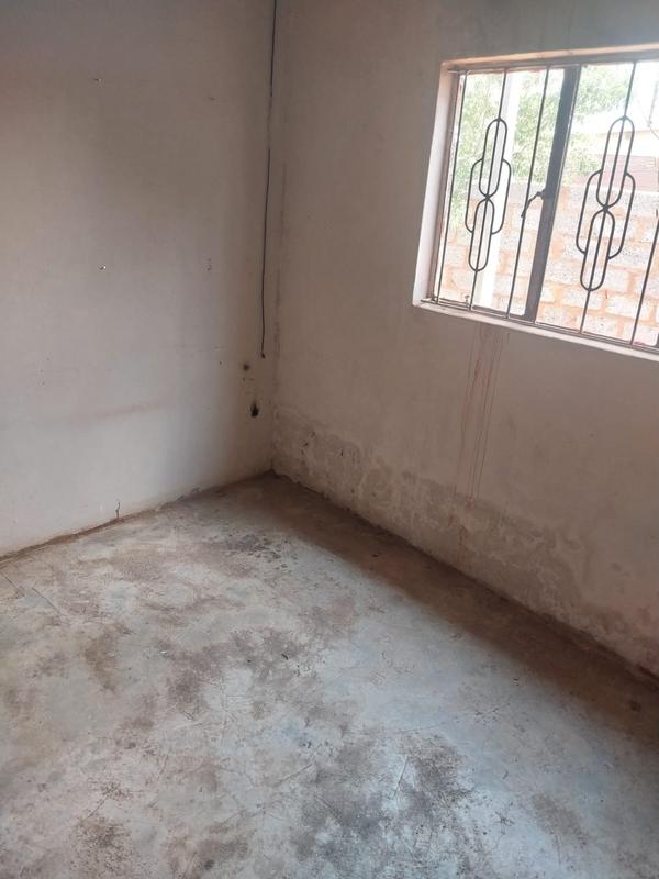 2 Bedroom Property for Sale in Zonkezizwe Gauteng