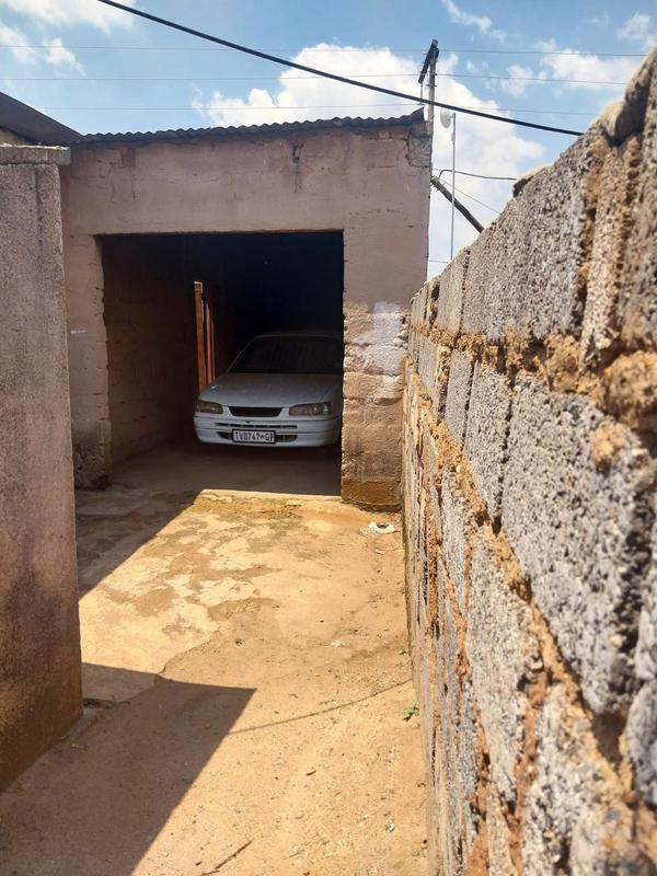 2 Bedroom Property for Sale in Zonkezizwe Gauteng