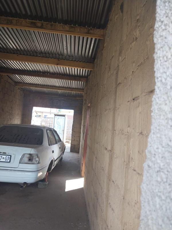 2 Bedroom Property for Sale in Zonkezizwe Gauteng