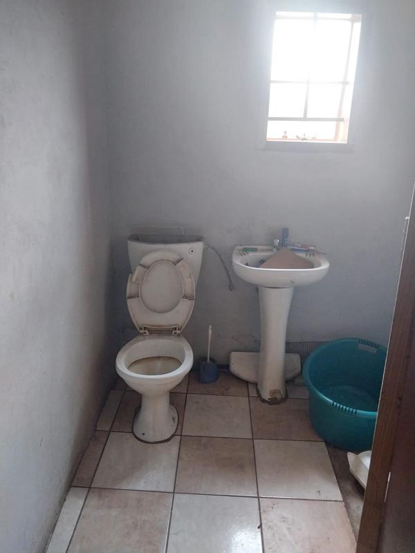 2 Bedroom Property for Sale in Zonkezizwe Gauteng