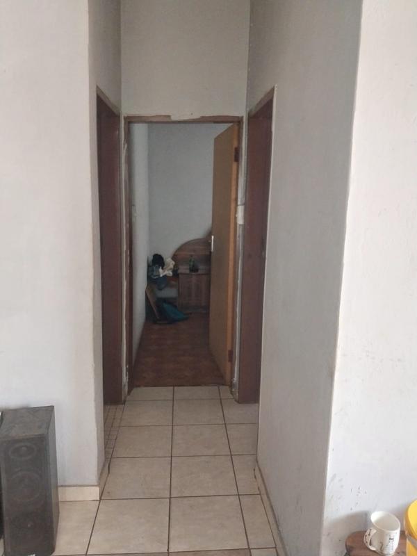 2 Bedroom Property for Sale in Zonkezizwe Gauteng