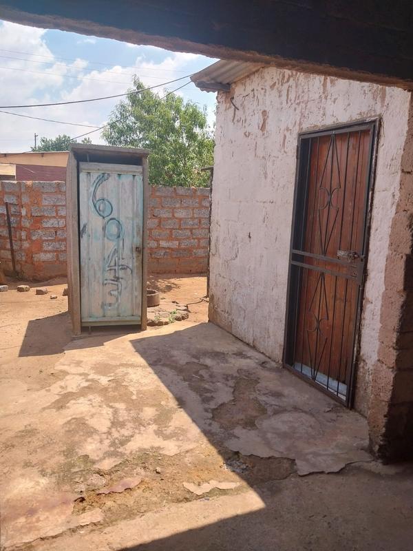 2 Bedroom Property for Sale in Zonkezizwe Gauteng