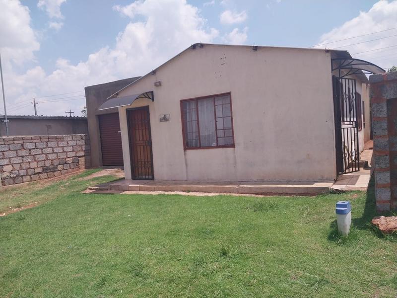 2 Bedroom Property for Sale in Zonkezizwe Gauteng