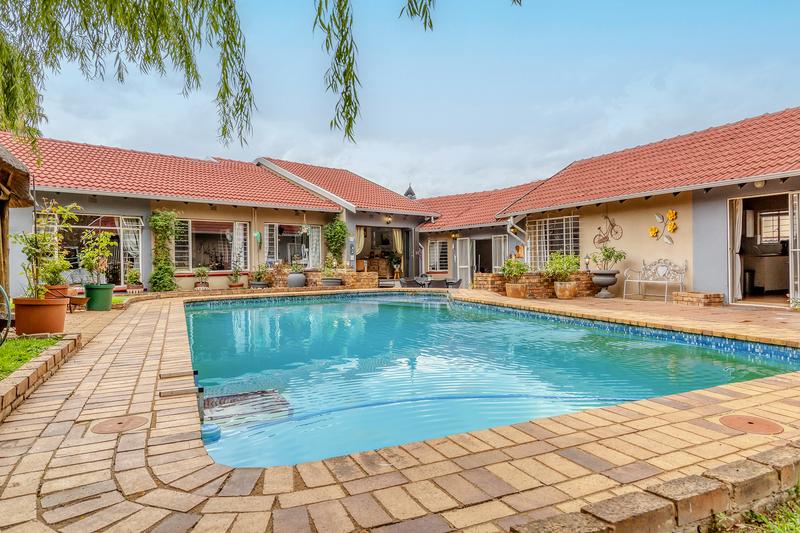 4 Bedroom Property for Sale in Brackenhurst Gauteng