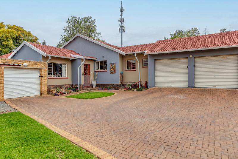 4 Bedroom Property for Sale in Brackenhurst Gauteng