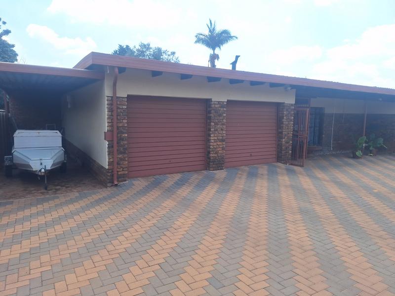 3 Bedroom Property for Sale in Dorandia Gauteng