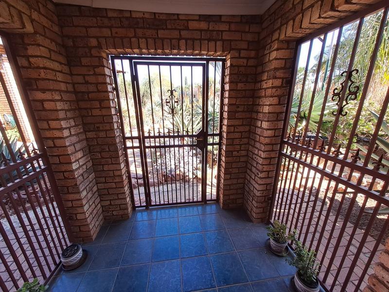 6 Bedroom Property for Sale in Ninapark Gauteng